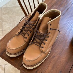 Women’s redwing boots